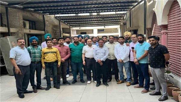 CM मान के दखल के बाद DC दफ्तर कर्मियों ने वापिस ली हड़ताल