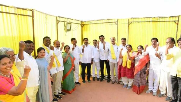 आंध्र प्रदेश: TDP के जिला नेताओं और कार्यकर्ताओं ने की नारा लोकेश की युवा गालम पदयात्रा की तारीफ