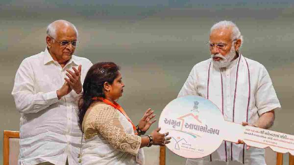 गुजरात को PM मोदी ने दी 4,400 करोड़ की सौगातें, कहा- 9 साल में 70% महिला लाभार्थियों को मिले घर