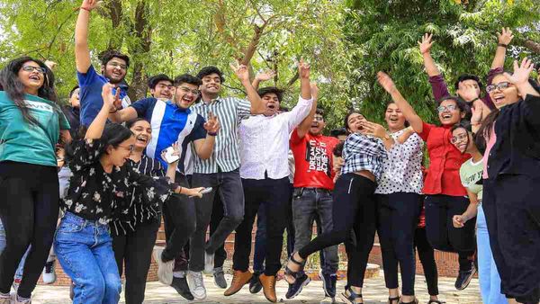 'CBSE की परीक्षा में पास Exam Warriors को बधाई, कड़ी मेहनत पर गर्व' शिक्षक सम्मेलन में बोले पीएम मोदी