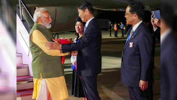 G7 समिट में हिस्सा लेने हिरोशिम पहुंचे पीएम मोदी, आतंकवाद को लेकर पाकिस्तान को चेताया