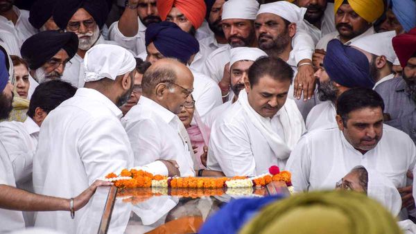 Sharad Pawar: क्या प्रफुल्ल पटेल बनेंगे शरद पवार की जगह NCP अध्यक्ष? कही यह बात