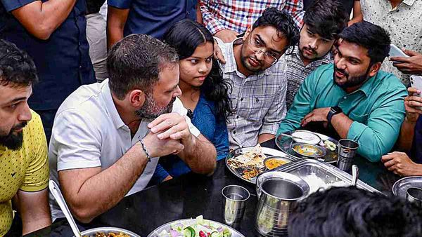Rahul Gandhi के मेन्स हॉस्टल जाने पर DU सख्त, कहा- ऐसे दौरे गंभीर सुरक्षा चिंता पैदा करते हैं