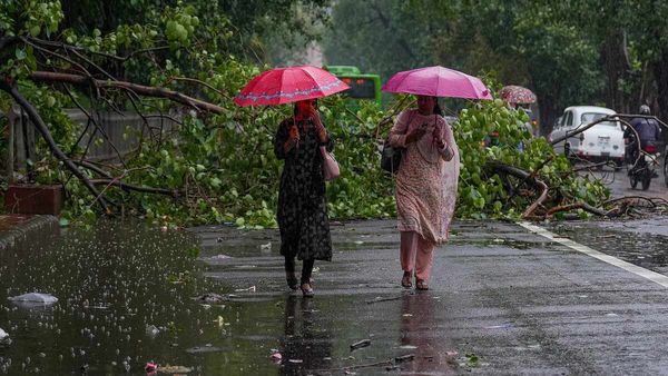 Weather Forecast Today: गुजरात-पंजाब समेत कई राज्यों में हो सकती है भारी बारिश, Orange Alert जारी