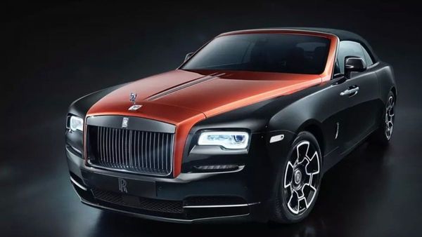 Rolls-Royce Layoffs: दुनिया की सबसे रईस कार कंपनी में भी भारी छंटनी, हजारों नौकरियों पर खतरा