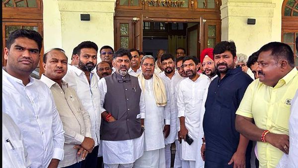 Karnataka Swear in Ceremony: सिद्धारमैया के शपथ ग्रहण में पहुंचेगे कई मुख्यमंत्री, इन्हें नहीं मिला न्योता