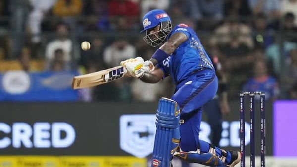 IPL: सूर्यकुमार के बैटिंग ऑर्डर को लेकर सहवाग ने दिया बड़ा बयान, बताया किस स्थायी नंबर पर करनी चाहिए बल्लेबाजी