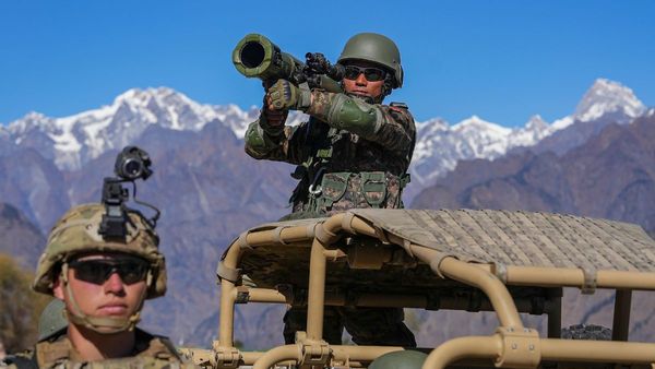 भारत के हथियार कारखानों की बढ़ी स्पीड, एक लाख करोड़ का हुआ प्रोडक्शन, अफ्रीकी देशों पर नजर