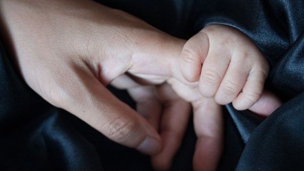 Mother's Day: मां पर बने बॉलीवुड फिल्मों के वो गाने, जिन्हें सुनकर नहीं थमेंगे आपके आंसू