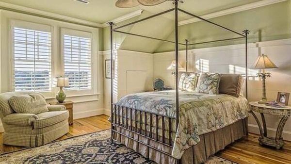 Vastu Tips: वास्तु पुरुष के मुख से निकलता रहता है तथास्तु, घर में कभी न बोलें बुरे वचन