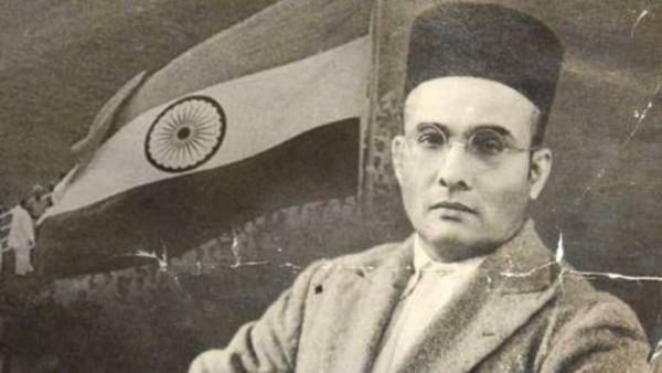 DU Syllabus: दिल्ली यूनिवर्सिटी के सिलेबस में पहली बार शामिल वीडी सावरकर, गांधी से पहले पढ़ाए जाएंगे