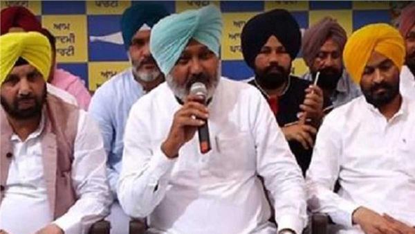 पंजाब: प्रताप बाजवा को आप की कड़ी चेतावनी, एक हफ्ते के अंदर माफी मांगने को कहा