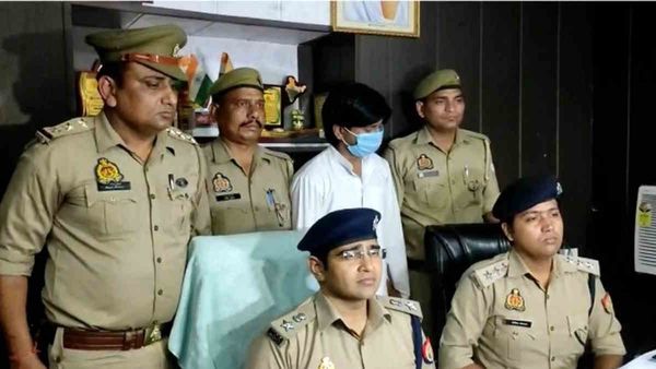तीन स्टेप में बच्चों को धर्मांतरण के लिए बहला था मौलवी अब्दुल रहमान, सामने आई Whatsapp Chat से हुए कई खुलासे