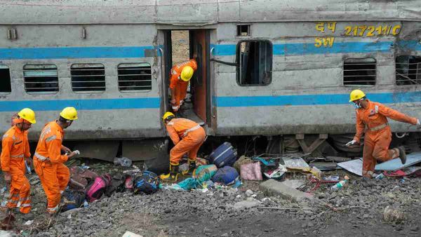 Fact Check: बालासोर हादसे के बाद क्या सच में भागे रेलकर्मी, लोको पायलट की हुई मौत? जानिए हकीकत