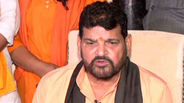 'चार्जशीट कमजोर, केंद्र सरकार के दबाव में बृजभूषण सिंह की सुरक्षा कर रही दिल्ली पुलिस', बोले पहलवान