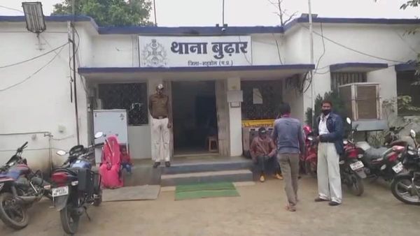 Shahdol News: FB बॉयफ्रेंड से मिलने एमपी से भाग छत्तीसगढ़ पहुंची नाबालिग युवती, फिर स्कूल में कर दिया कांड