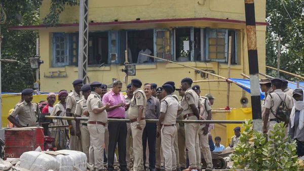 Balasore Train Accident: सिग्नल जेई के फरार होने की खबर फर्जी, जानिए रेलवे ने क्या कहा