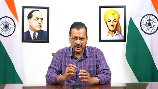 CNG पर चलने वाली टैक्सी को लेकर दिल्ली सरकार का बड़ा फैसला, परमिट की वैधता 15 साल बढ़ी