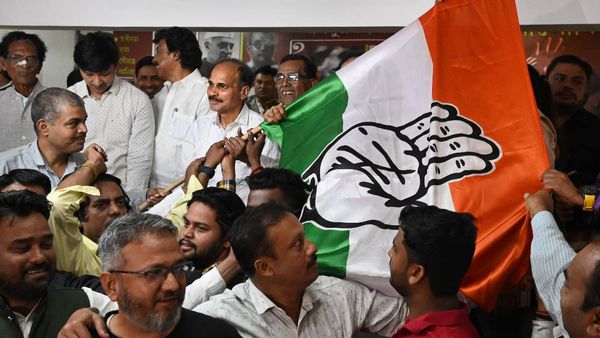 तेलंगाना कांग्रेस ने शुरू की 'घर वापसी', पार्टी छोड़ चुके नेताओं से किया जा रहा संपर्क