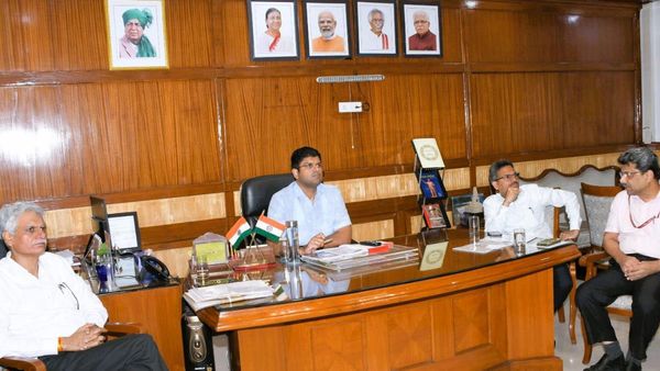 1215 करोड़ का प्रोजेक्ट तैयार, हिसार हवाई अड्डे से दिल्ली एयरपोर्ट तक चलेगी ट्रेन: दुष्यंत चौटाला