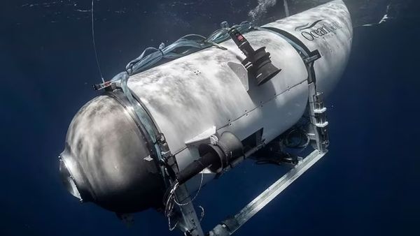 Fact Check: समुद्र में लापता पनडुब्बी का मलबा क्या सच में दिखा? जानिए वायरल तस्वीर का सच