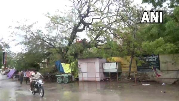 Cyclone Biparjoy Updates: अब राजस्थान में उत्पात मचाएगा चक्रवात, 15 जिलों में हाईअलर्ट
