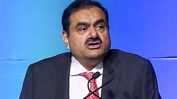 IRCTC ने कांग्रेस के दावे पर किया पलटवार, कहा- भ्रामक है बयान, अडानी के ट्रैनमैन से रिस्क नहीं