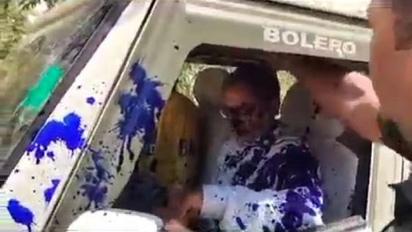 Damoh हिजाब विवाद: DEO के चेहरे पर BJP नेताओं ने कालिख पोती, शिक्षा मंत्री ने डीईओ को तत्काल हटाया