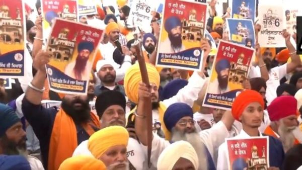 Operation Blue Star: स्वर्ण मंदिर में लहराए गए भिंडरावाला के पोस्टर, खालिस्तान के समर्थन में लगे नारे, Video