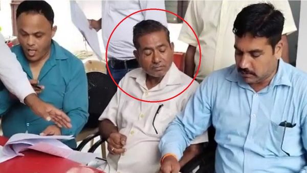रिश्वत लेकर बीयर-बार में बुलाया, किसान से 8 हजार लेते पटवारी गिरफ्तार
