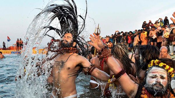 Mahakumbh 2025: महाकुंभ की तैयारी में अभी से जुटी योगी सरकार, जानिए क्या कुछ होगा खास