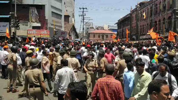Maharashtra: कोल्हापुर में औरंगजेब के पोस्टर और स्टेटस को लेकर बवाल, हिंदू संगठन के कार्यकर्ताओं पर लाठीचार्ज