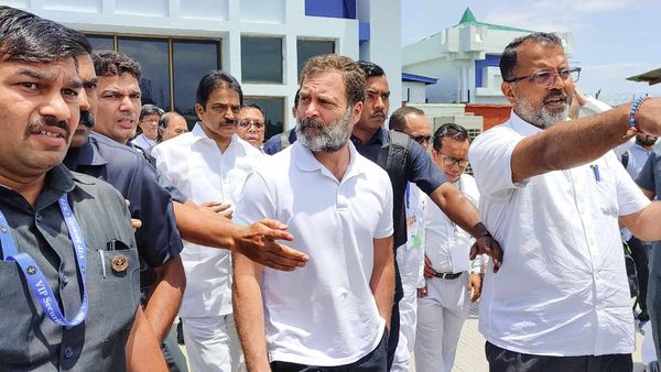 Manipur: 'राहुल के काफिले पर ग्रेनेड अटैक का खतरा, हेलीकॉप्टर से जाने की सलाह', काफिला रोकने पर बोली पुलिस