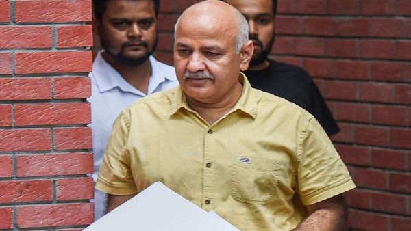 दिल्ली के पूर्व डिप्टी सीएम मनीष सिसोदिया को बीमार पत्नी से मिलने की इजाजत, हाईकोर्ट ने दिया आदेश