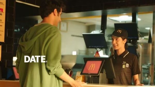 'क्या बकवास है...', McDonald अपने इस विज्ञापन को लेकर क्यों हो रहा है ट्रोल, 'लव स्टोरी' पर भड़के लोग
