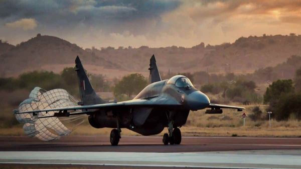 MIG-21: फिर से उड़ान भरेंगे मिग-21 विमान, IAF ने राजस्‍थान में क्रैश होने के बाद लगाई रोक हटाई