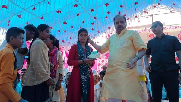 Sagar News: मंत्री गोपाल भार्गव आदिवासियों से बोले, दुख होता है, आप देहात में रहते हो, बच्चों को नहीं पढ़ाते