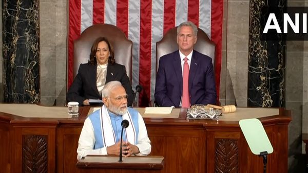 PM Modi US Visit: समोसा कॉकस को लेकर पीएम मोदी ने कही ये बात, सुनकर मुस्कुराने लगीं कमला हैरिस