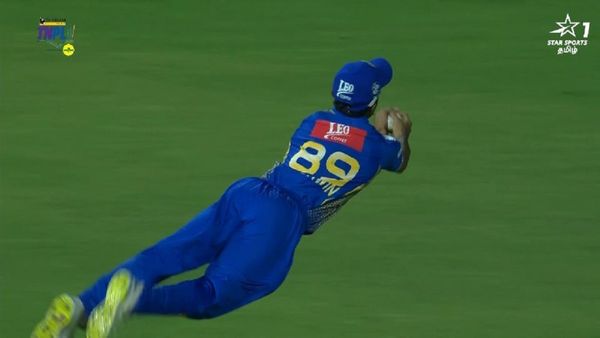 TNPL 2023: हवा में डाइव लगाकर Murugan Ashwin ने पकड़ा अविश्वसनीय कैच, देखें Video