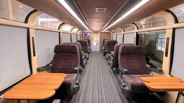 कांच के कोच की तस्वीर शेयर कर रेल मंत्री वैष्णव ने पूछा ये सवाल, पहाड़ों को निहारना हुआ आसान