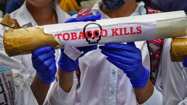 Tobacco Warning: सिगरेट सेहत के लिए हानिकारक है, लेकिन इसका कारोबार क्यों बढ़ रहा है?