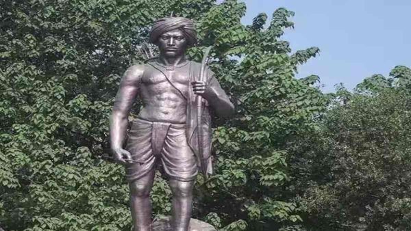 Birsa Munda Punyatithi: बिरसा मुंडा, जिन्होंने मिशनरियों और अंग्रेजों के खिलाफ की थी निर्णायक लड़ाई