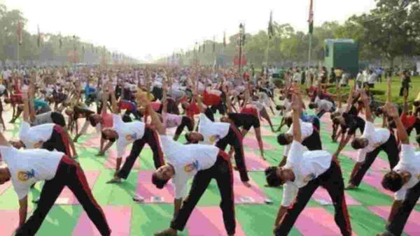 International Yoga Day: CM योगी ने की अंतरराष्ट्रीय योग दिवस के तैयारियों की समीक्षा
