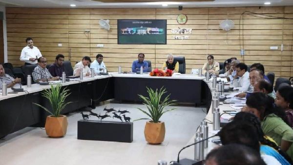 Indore news: पर्यावरण संरक्षण के क्षेत्र में इंदौर ने किया सराहनीय कार्य, NGT मेंबर की बैठक में हुई ये बात