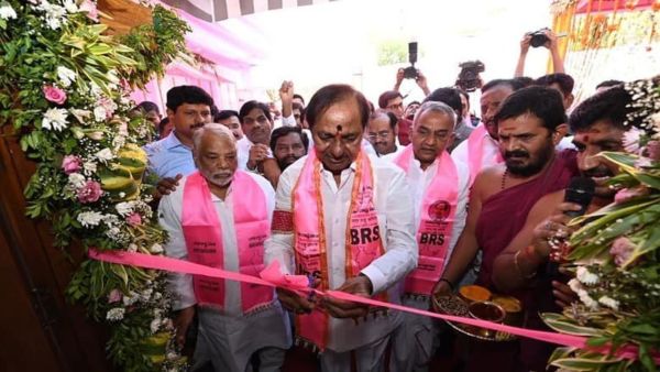 तेलंगाना के सीएम केसीआर ने किया स्पष्ट, 'महाराष्ट्र में MVA के साथ नहीं होगा कोई गठबंधन'