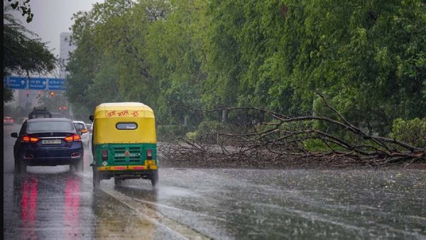 बारिश के साथ दिल्ली की सुबह, पारा गिरा नीचे, मौसम विभाग ने जारी किया अपडेट