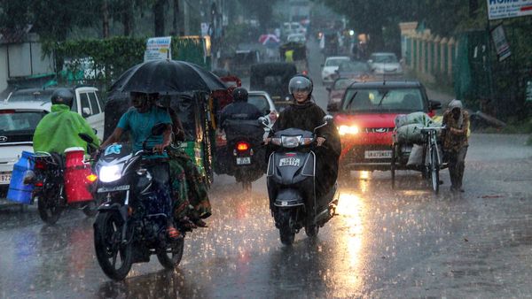 Uttarakhand Weather Alert: 26 जून तक उत्तराखंड में भारी बारिश की चेतावनी, जारी हुआ रेड अलर्ट