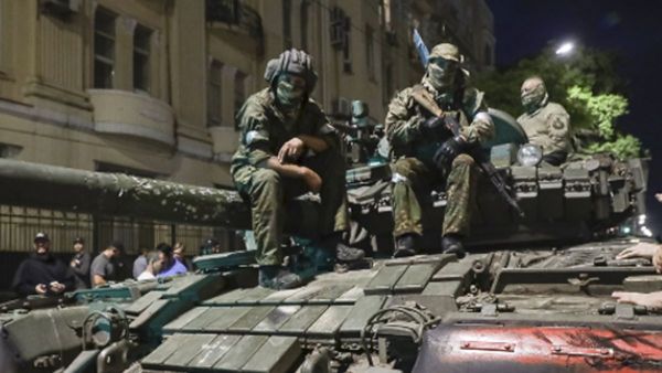 Russia coup: रूस में गृहयुद्ध और तख्तापलट का खतरा टला, पीछे हटे पुतिन के खिलाफ मोर्चा खोलने वाले सैनिक