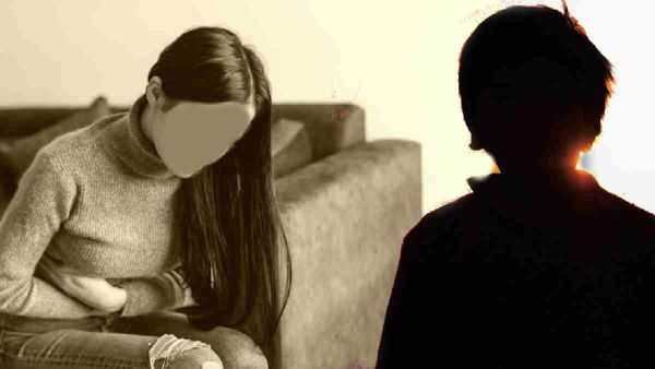 क्लास में पीरियड्स के दर्द से बिलख रही थी लड़की, क्लासमेट ने ब्रेक में की उसकी ऐसी मदद; लोग रह गए दंग