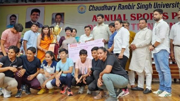 जनता के ठाठ ही लोकतंत्र की असली पहचान, दुष्यंत दिन-रात कर रहे इसके लिए काम: दिग्विजय चौटाला